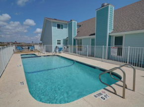 Shared Pool Fishing Dock Walk to the Beach